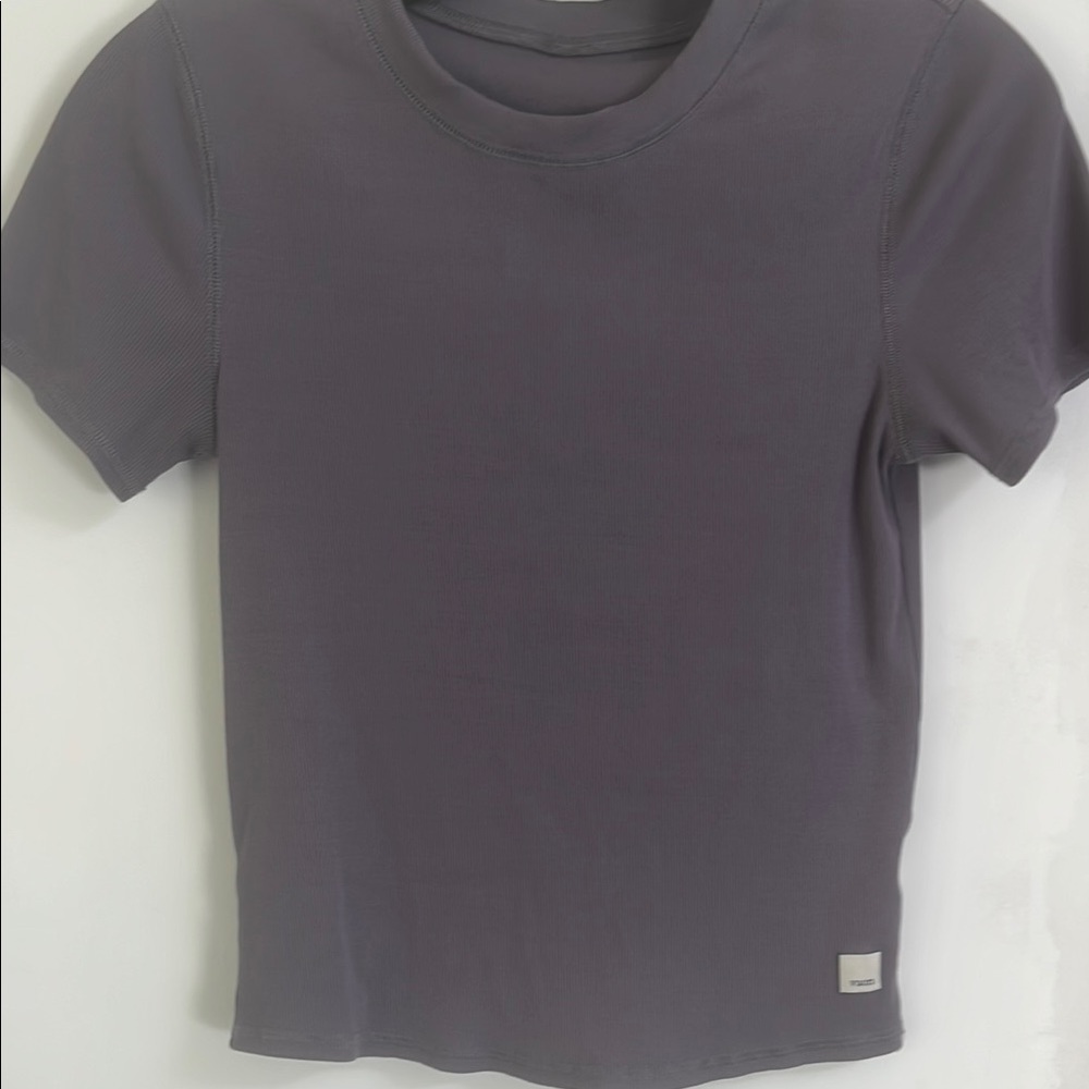 Vuori Fitted Gray and Purple Short Sleeve Tee